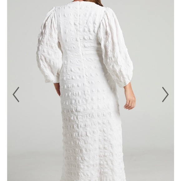 Showpo TABATHA PUFF SLEEVE CUT OUT MIDI DRESS IN WHITE CHECK - Picture 6 of 8